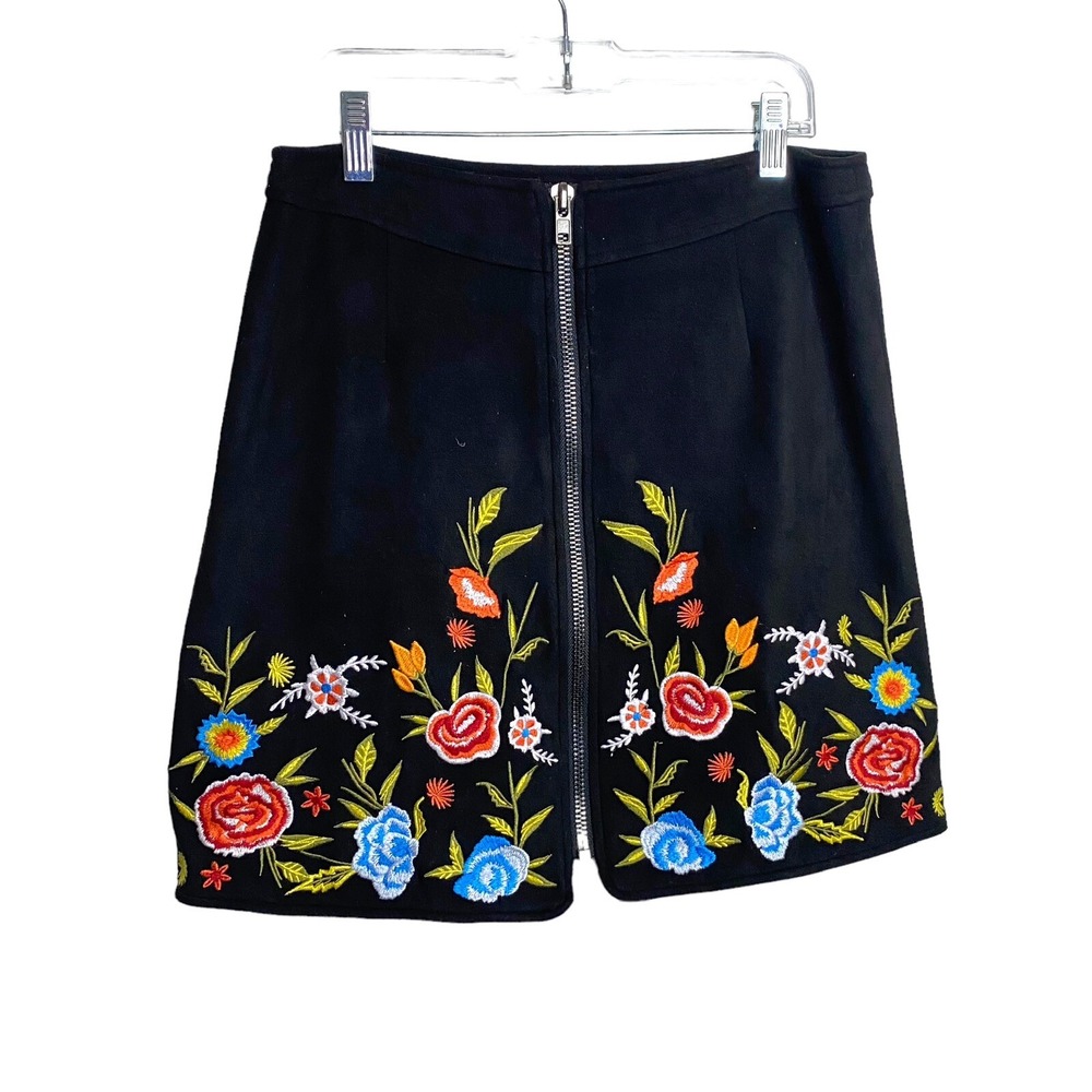 Sugar + Lips Front‎ Zipper Embroidered Mini Skirt Size Medium Boho Floral  Black